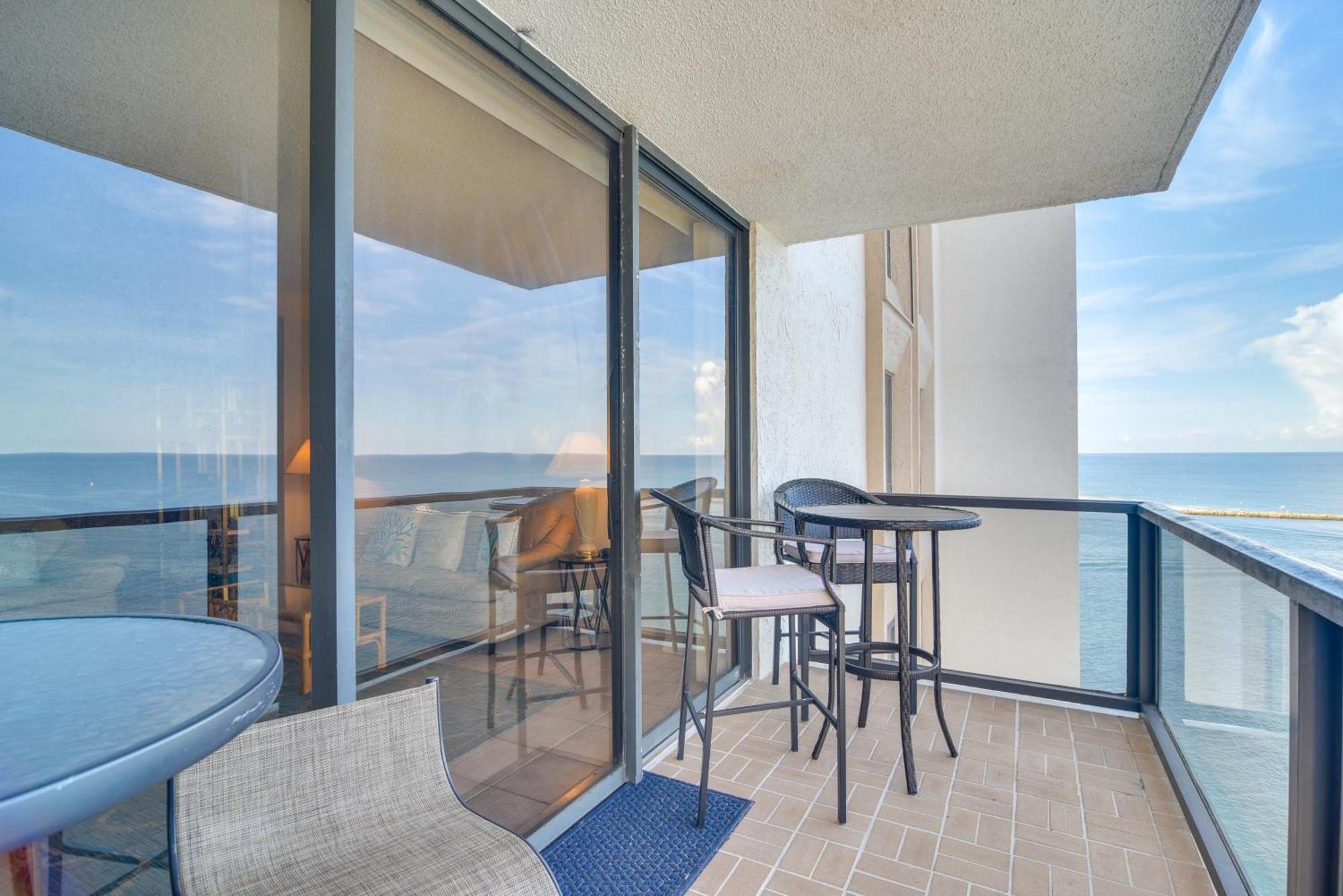 Oceanfront Condo With Balcony And Stunning Views! Clearwater Beach Eksteriør billede